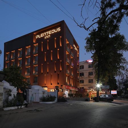 Plenteous Inn Ahmedabad Buitenkant foto