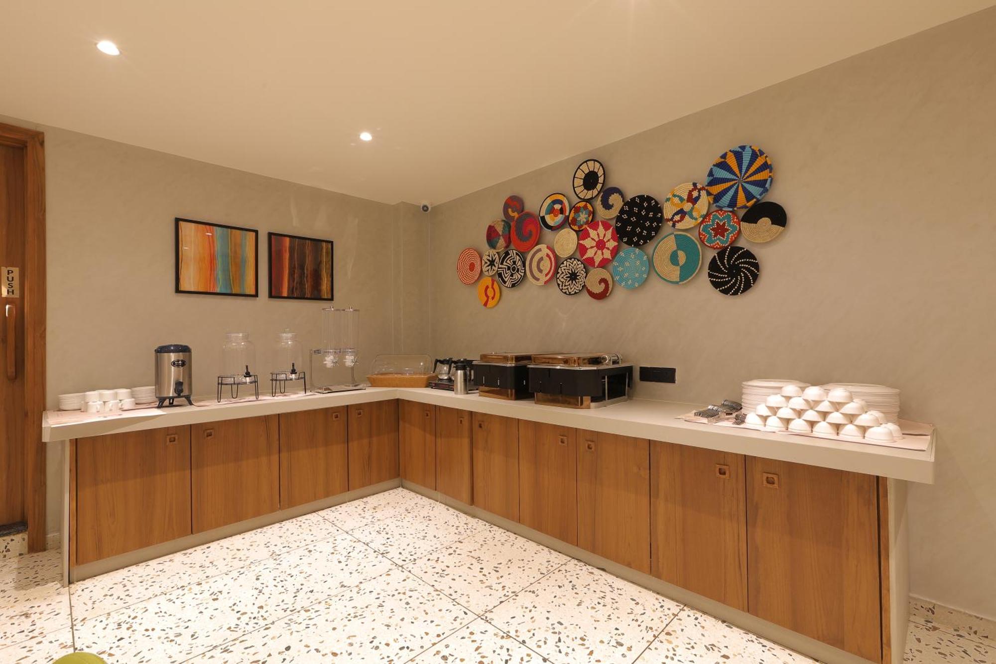 Plenteous Inn Ahmedabad Buitenkant foto