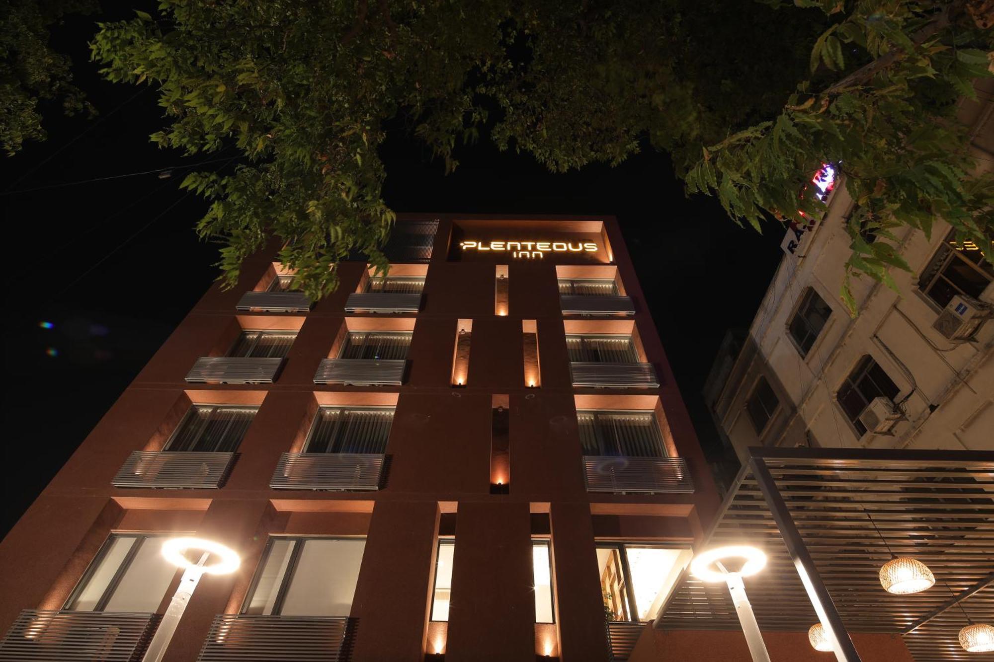 Plenteous Inn Ahmedabad Buitenkant foto