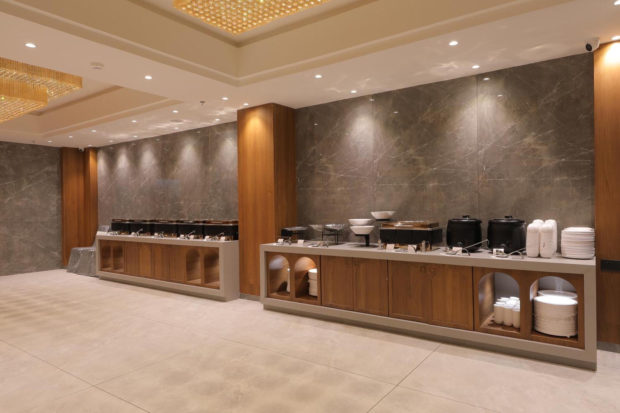 Plenteous Inn Ahmedabad Buitenkant foto